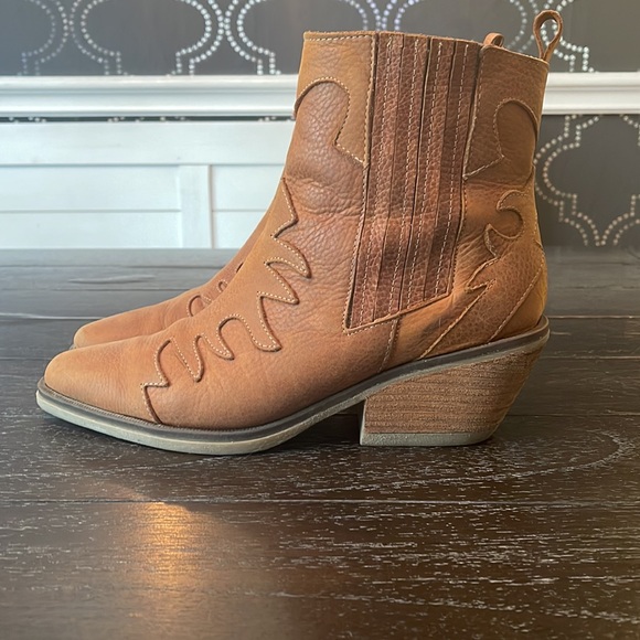 Bespoke Argentine Brown Leather Booties with Detailed Design, Zipper, Gores - Picture 4 of 15